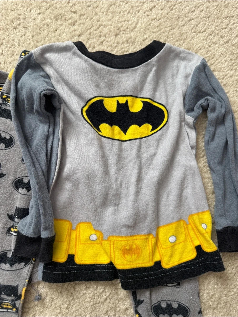 Justice Batman Kids' 2-Piece Pajama Set in Gray and Yellow - Size 3T